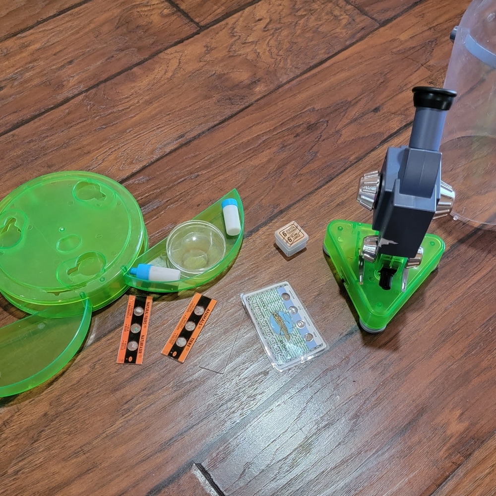 Tasco toy microscope - Picture 7 of 7